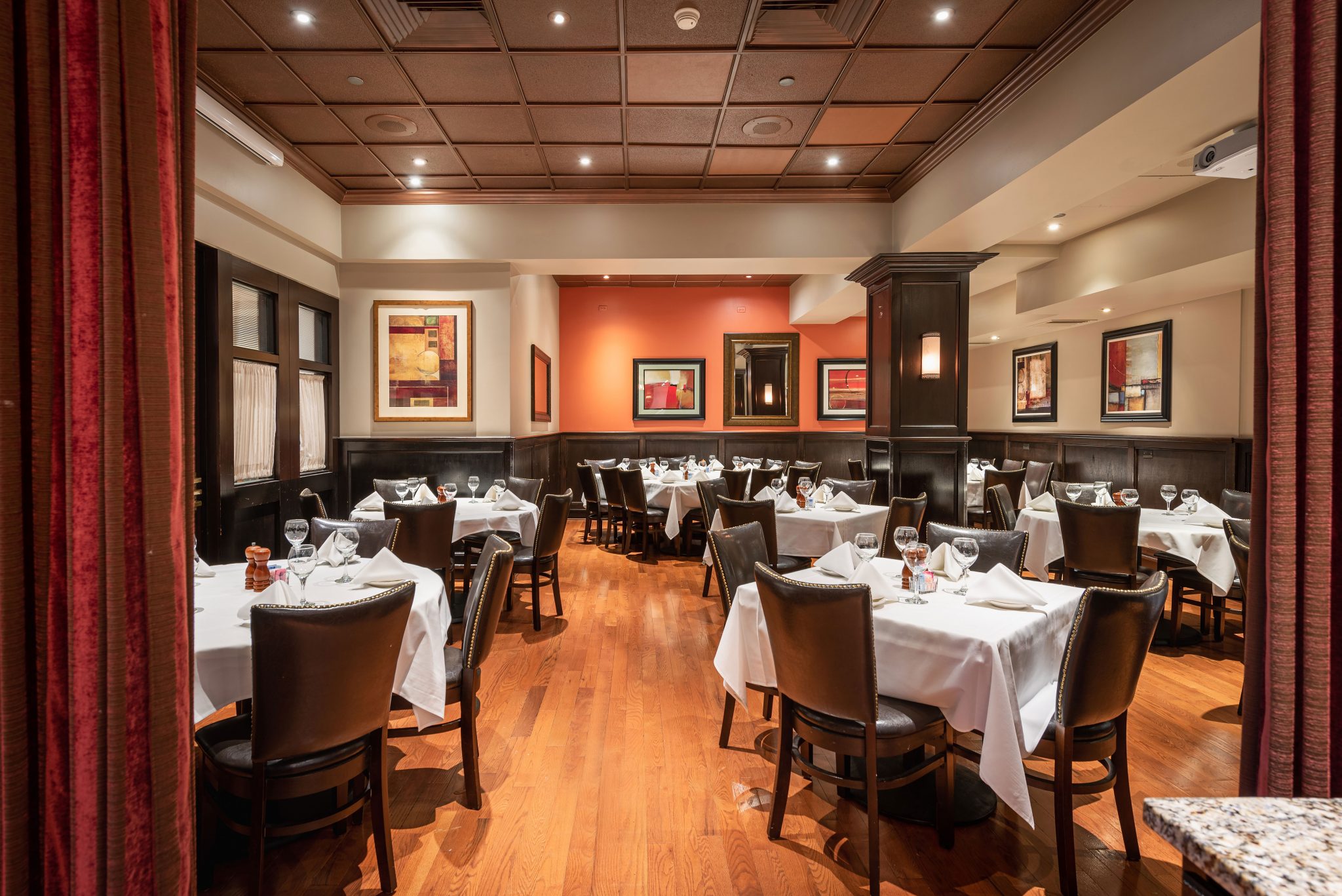 Private dining room at Jameson's Charhouse in Skokie, IL